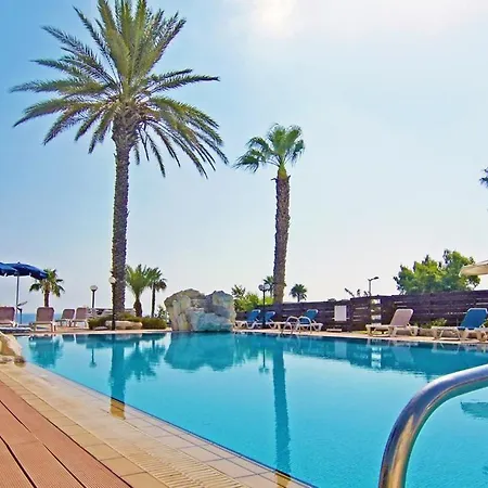 Bay View Apartment *